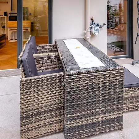 Magnifique 2 Pieces Avec Terrasse Et Grand Jardin *