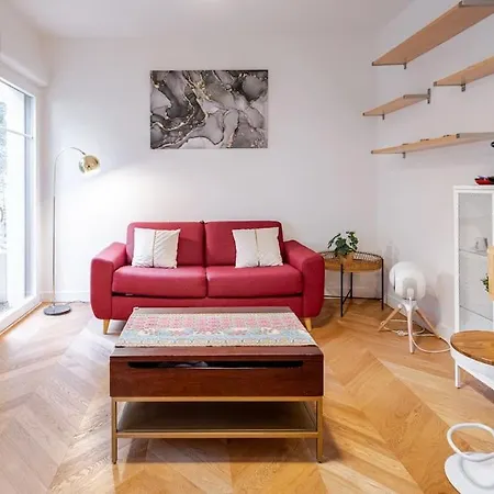Magnifique 2 Pieces Avec Terrasse Et Grand Jardin