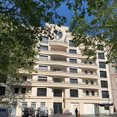 Magnifique 2 Pieces Avec Terrasse Et Grand Jardin