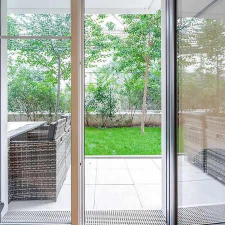 Magnifique 2 Pieces Avec Terrasse Et Grand Jardin * Saint-Ouen (Seine-Saint-Denis)