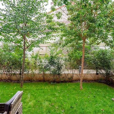 Magnifique 2 Pieces Avec Terrasse Et Grand Jardin Apartment Saint-Ouen (Seine-Saint-Denis)